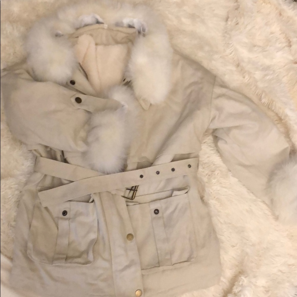 White fuzzy padded jacket
